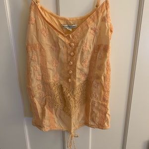 Button up peach embroidered tank top. Size medium.